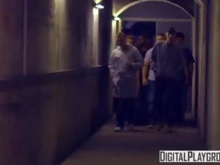 Digitální hřiště - bulldogs přívěs film přívěs